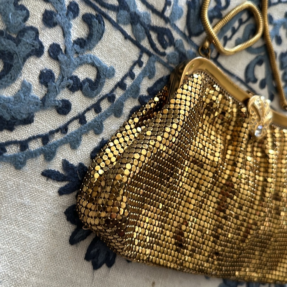 Whiting & Davis gold chain Maile evening bag clasp is ornate vintage beautiful - Picture 12 of 12